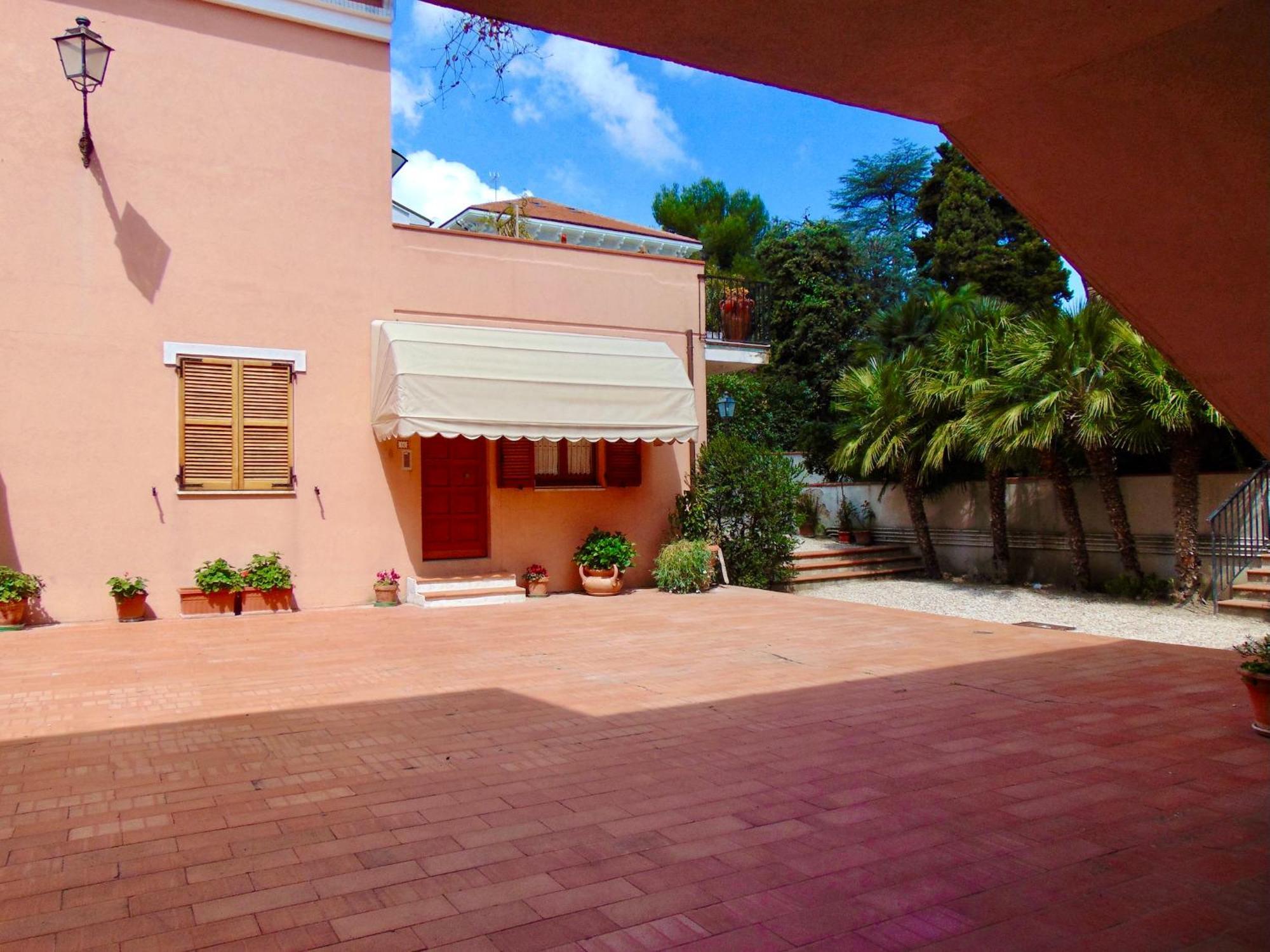 N080 - Numana, Bilocale Con Terrazzo In Centro Apartment Sirolo Exterior photo