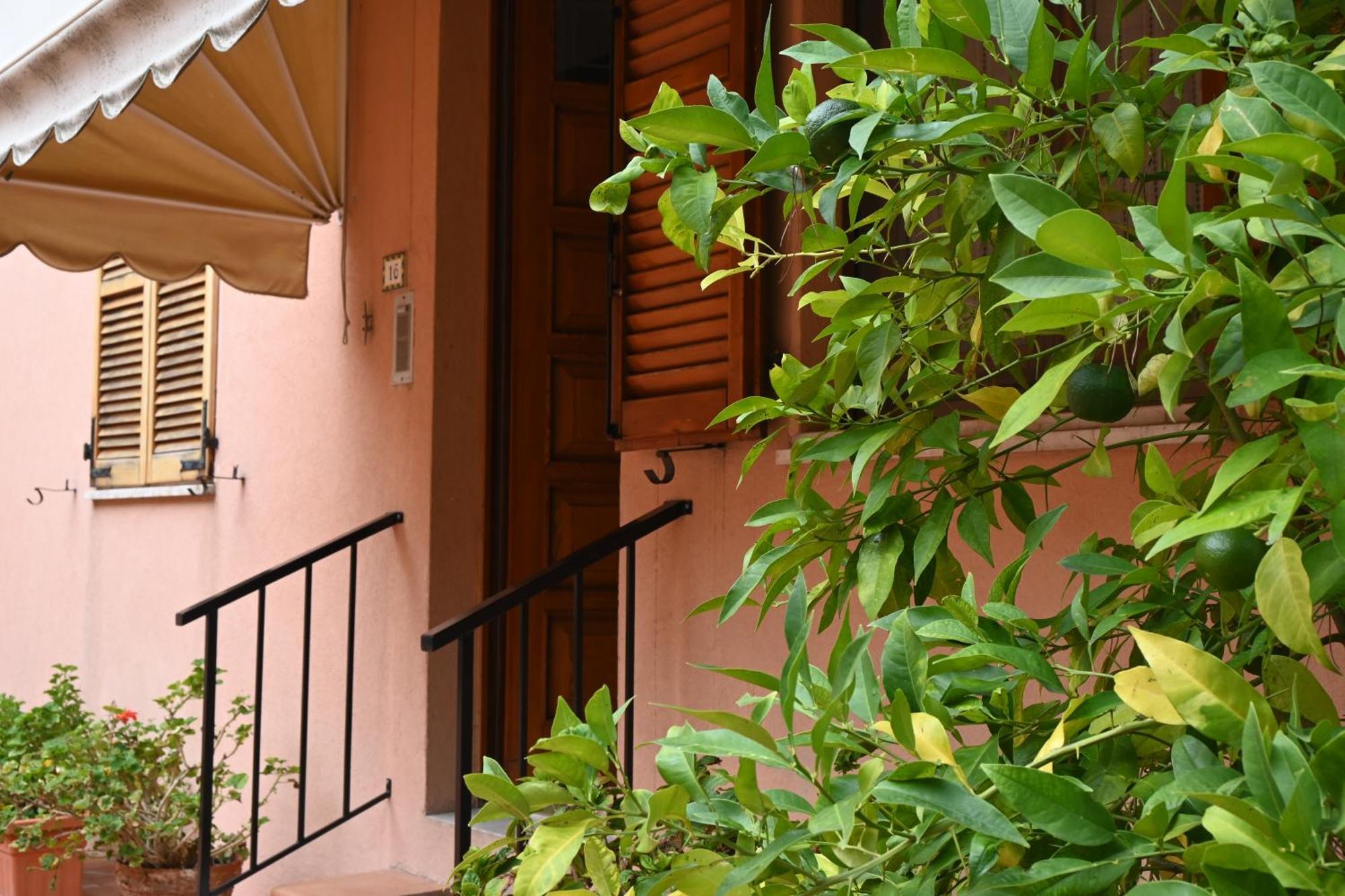 N080 - Numana, Bilocale Con Terrazzo In Centro Apartment Sirolo Exterior photo
